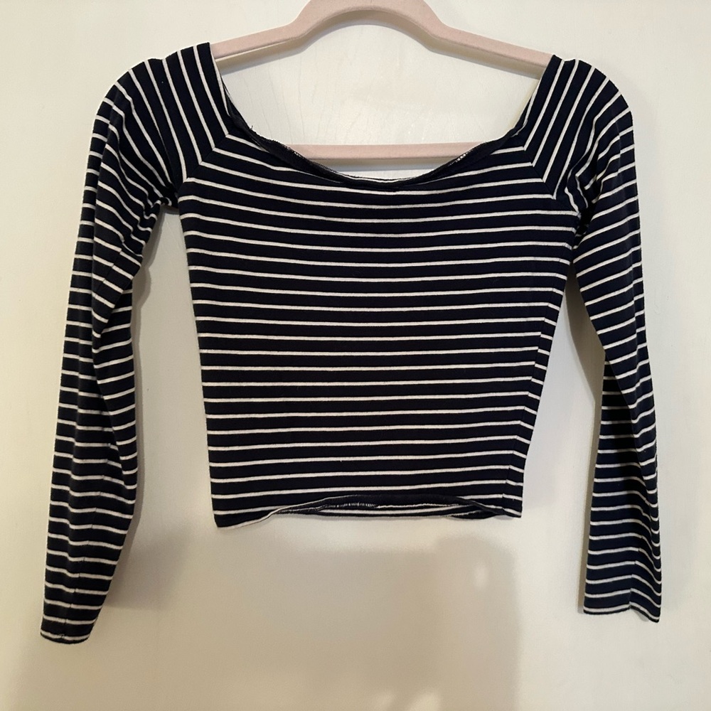 striped navy shirt
